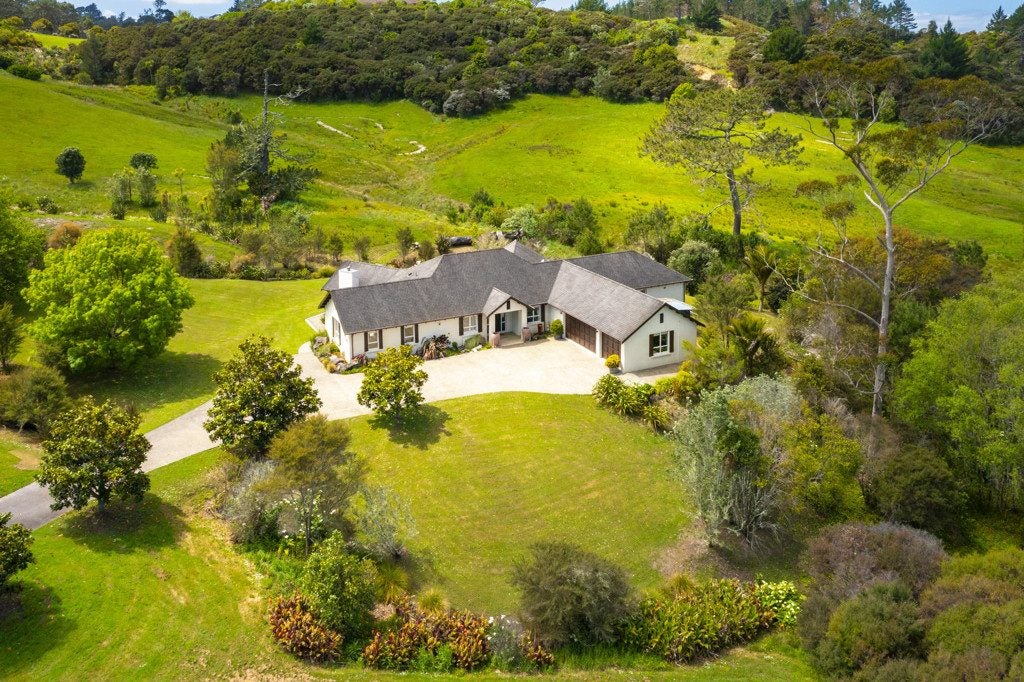 52 Rautahi Terrace, Redvale, Albany - Carousel 1