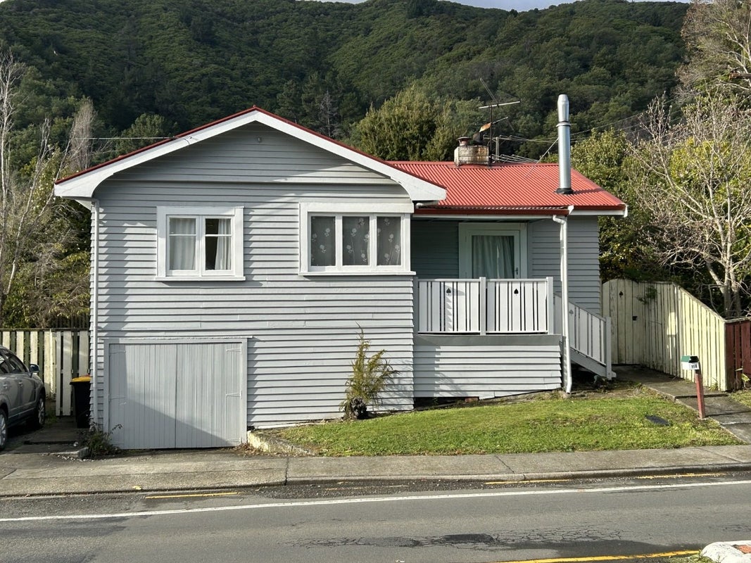 118 Waikawa Road, Picton - Carousel 1