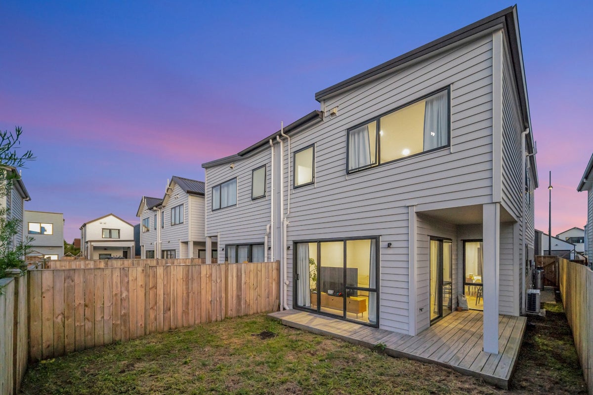 9 John Burn Road, Takanini, Auckland - Carousel 2