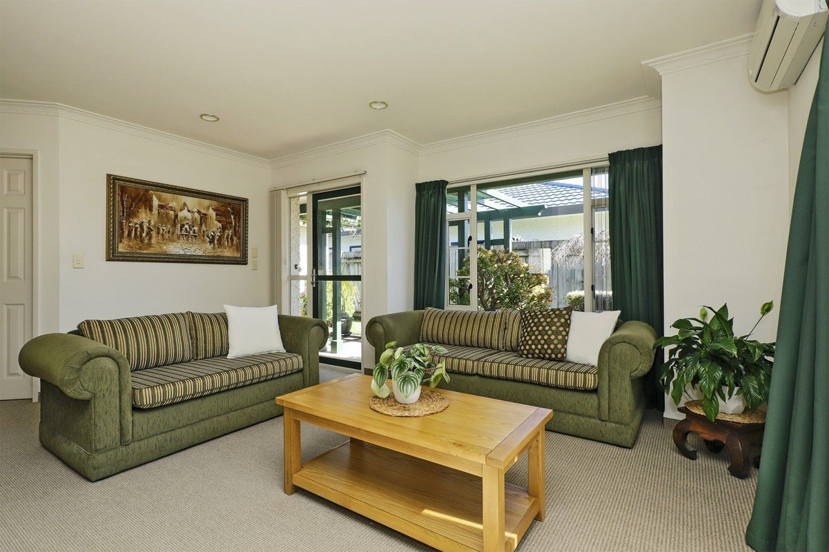 1B Knightsbridge Place, Taradale, Napier - Carousel 2