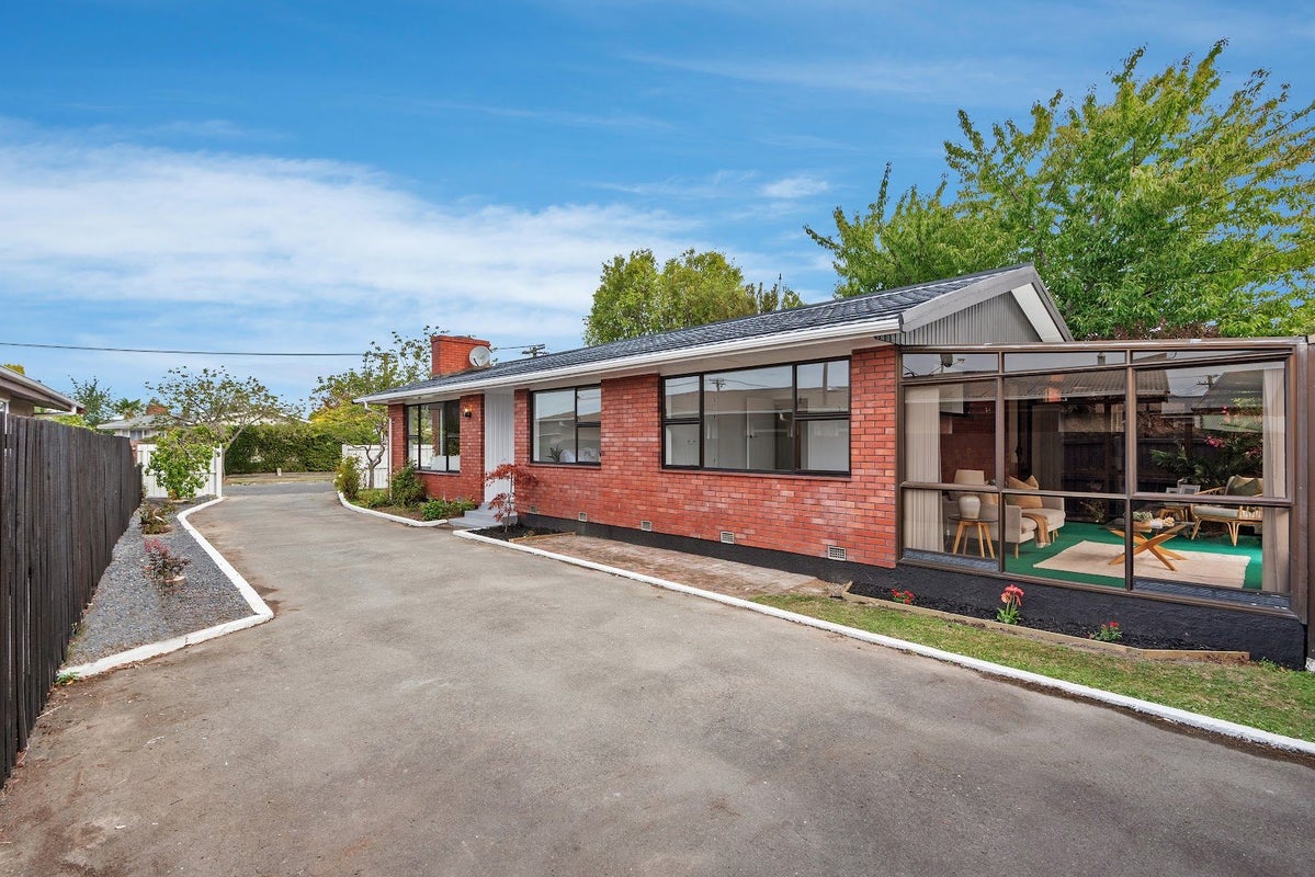 33 Martbern Crescent, Bishopdale, Christchurch - Carousel 1