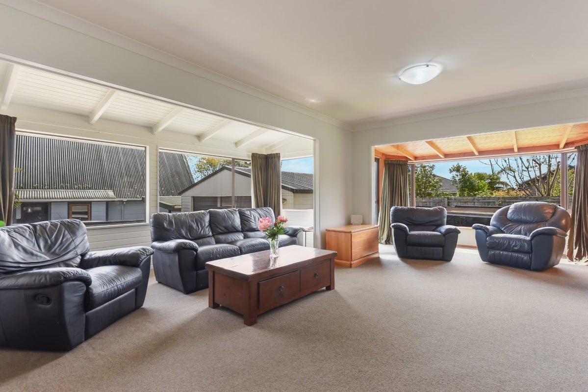 3 Selbourne Avenue, Richmond - Carousel 2