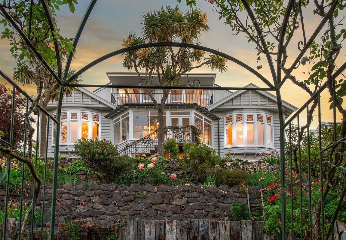 5 Dyers Pass Road, Cashmere, Christchurch - Carousel 1
