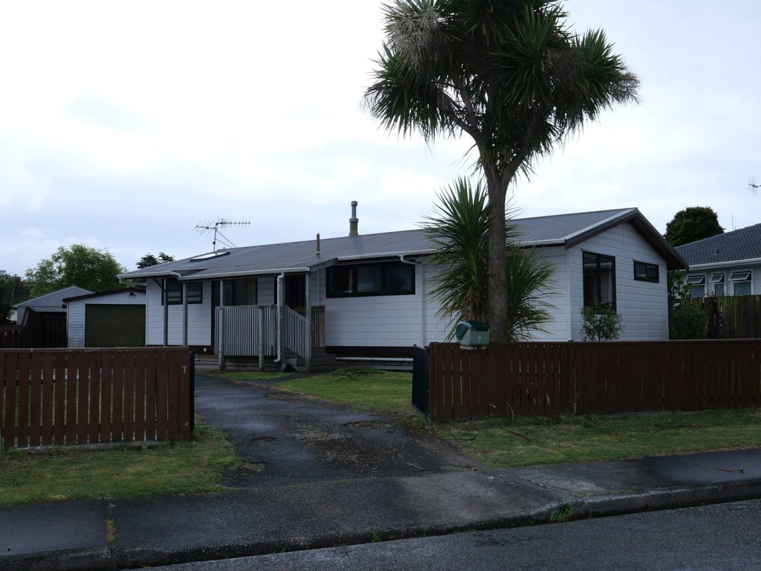 7 Nugget Grove, Raumati Beach, Paraparaumu - Carousel 2