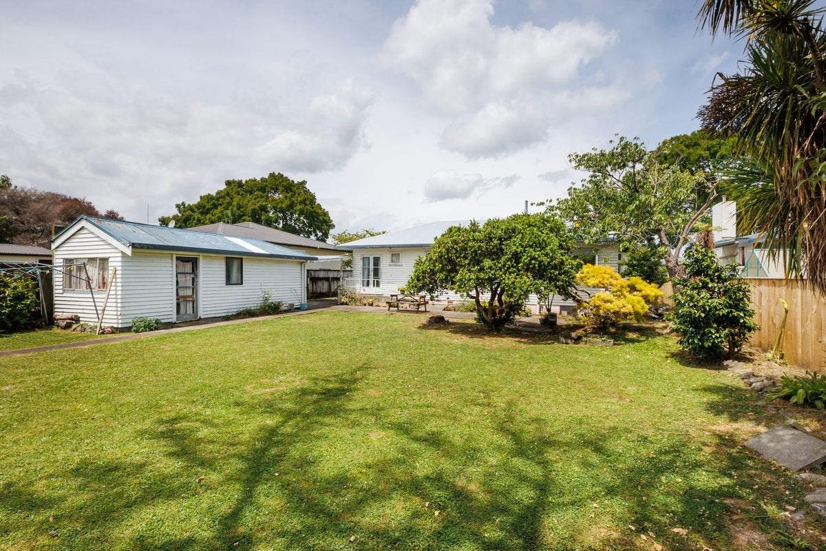 64 Guy Avenue, Takaro, Palmerston North - Carousel 18