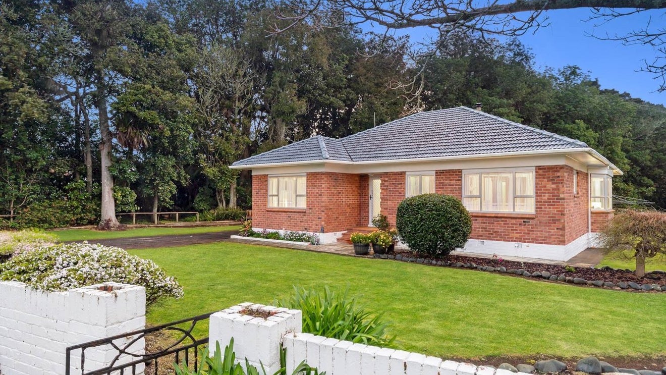 11 Turbott Road, Pukekohe East, Pukekohe - Carousel 1