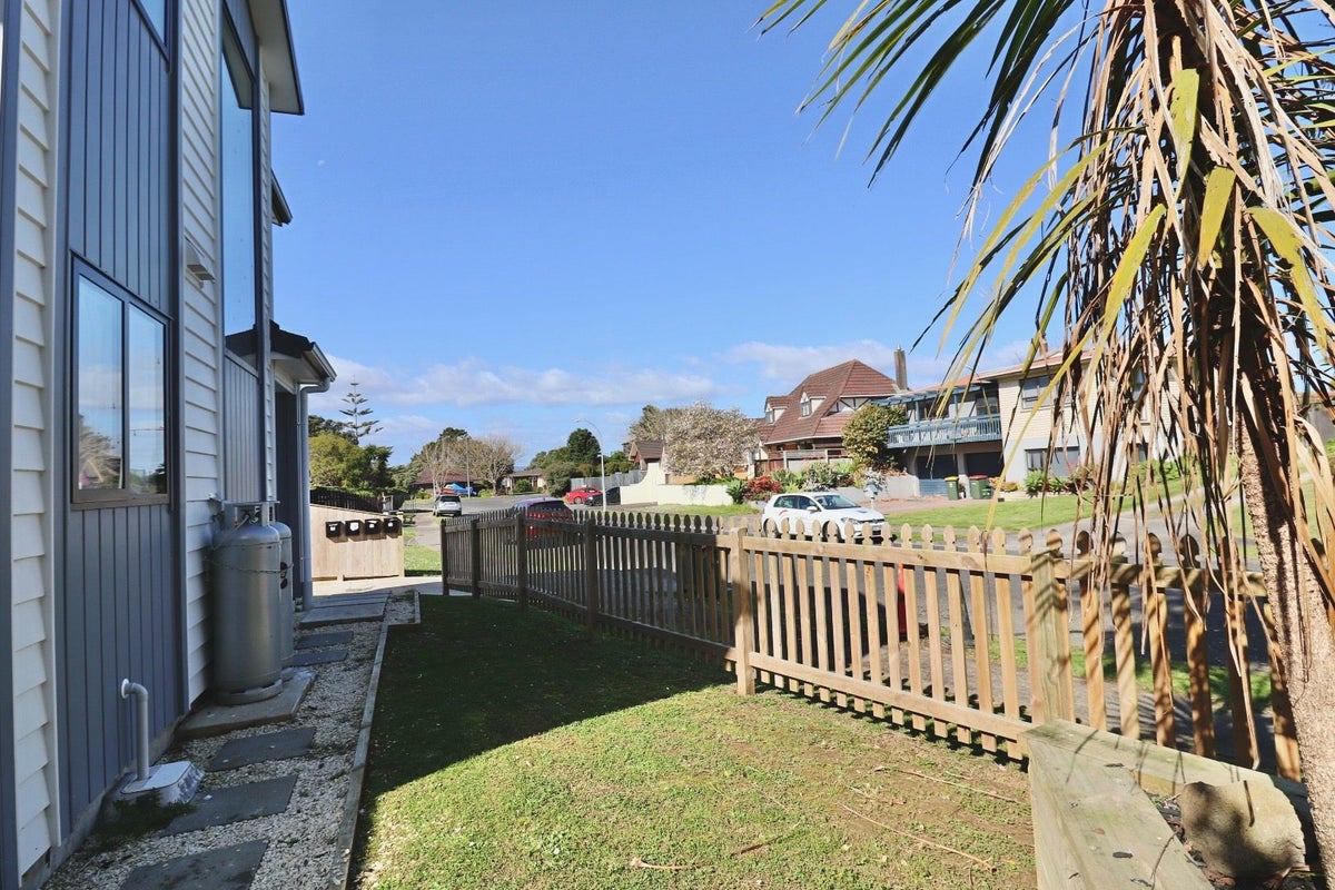 7D Pinehurst Place, Wattle Downs, Auckland - Carousel 13
