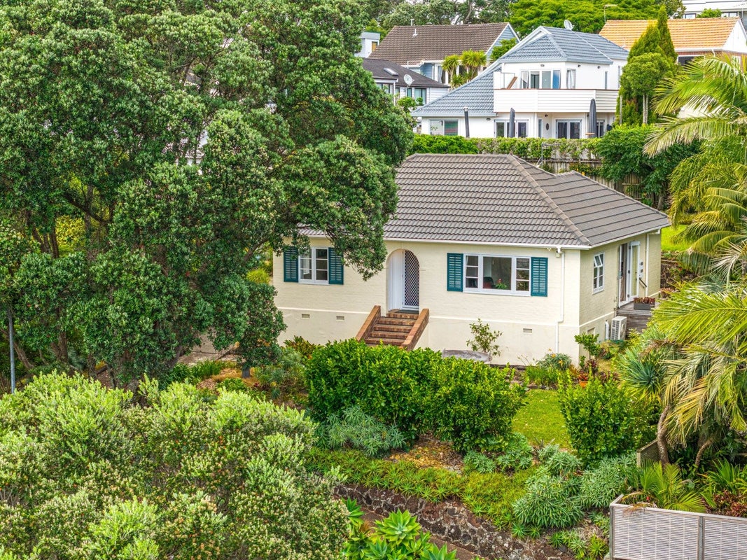 17 Tautari Street, Orakei, Auckland - Carousel 1