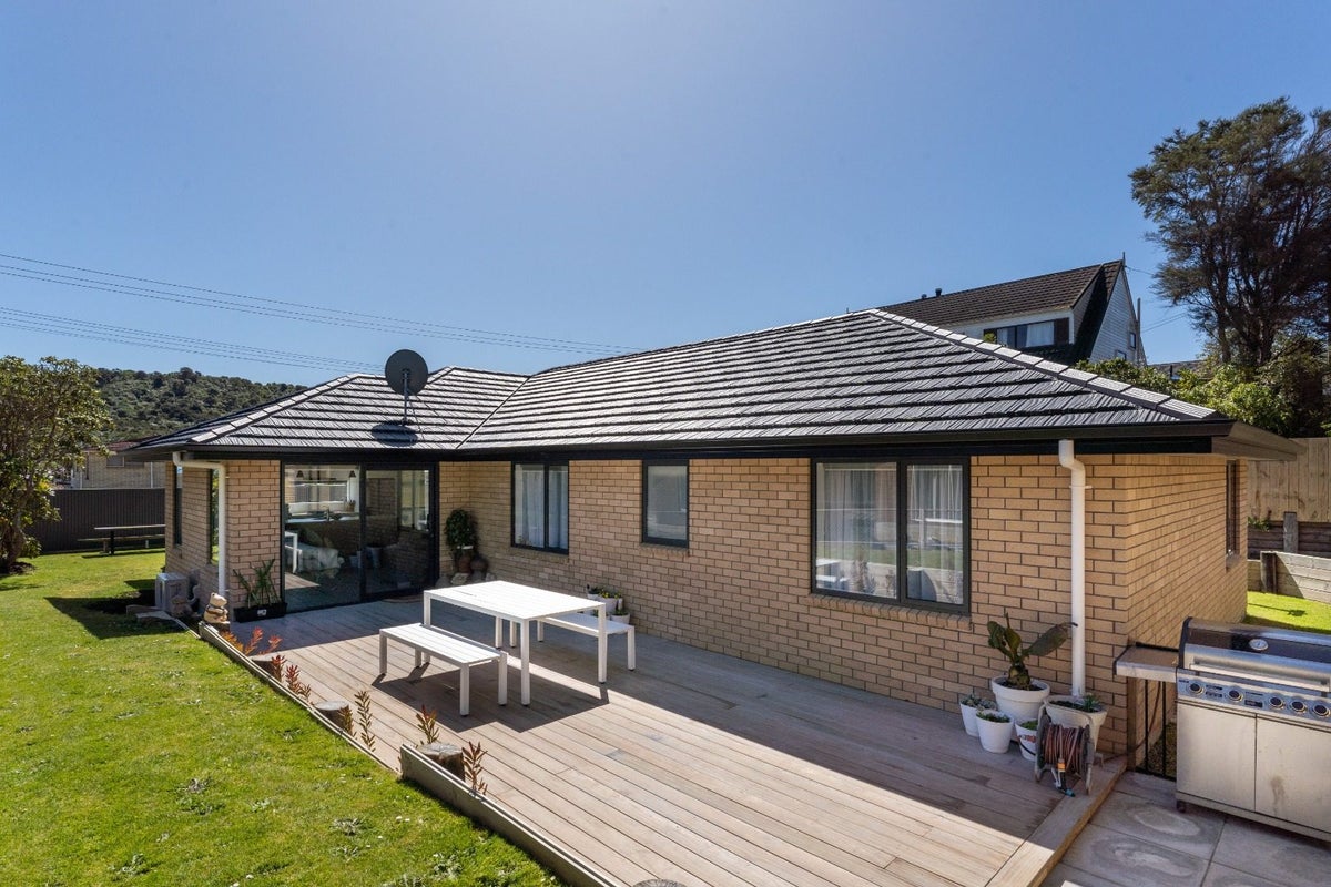 158A Waikawa Road, Picton - Carousel 13