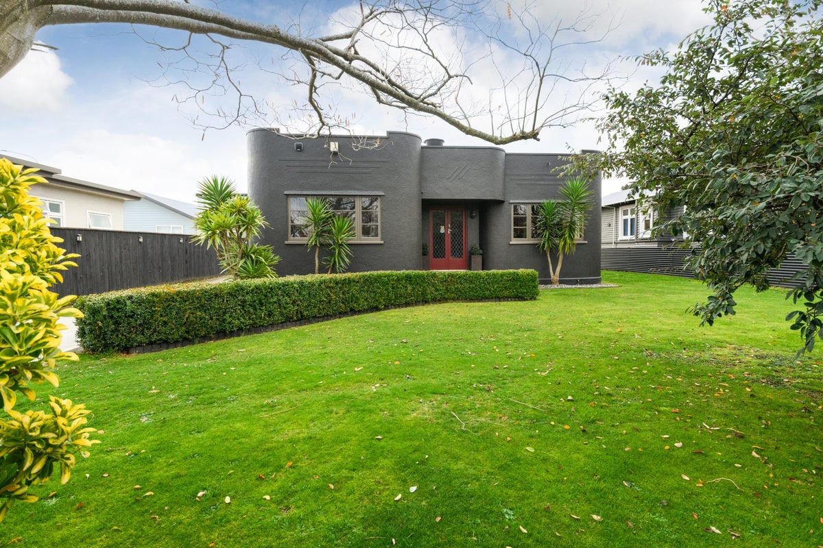 497 Featherston Street, Roslyn, Palmerston North - Carousel 2