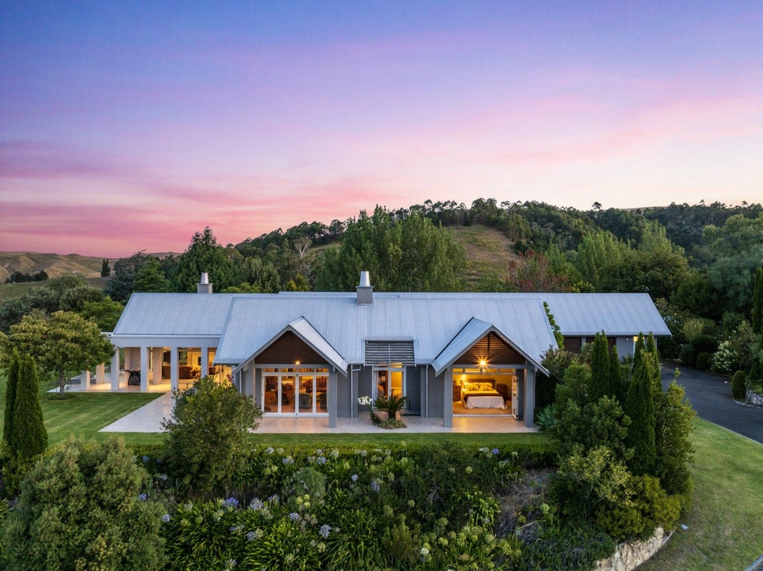 54 Endsleigh Drive, Havelock North, Hastings - Carousel 1