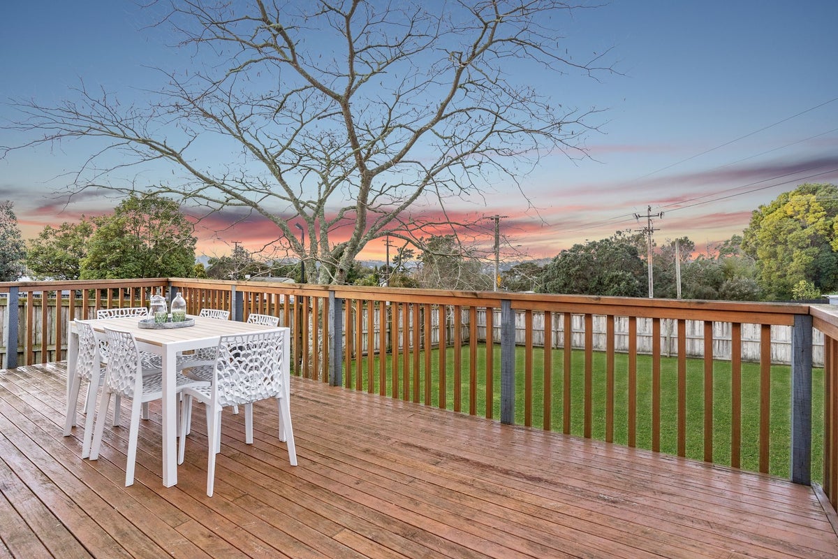 1/252 Rangatira Road, Beach Haven, Auckland - Carousel 1