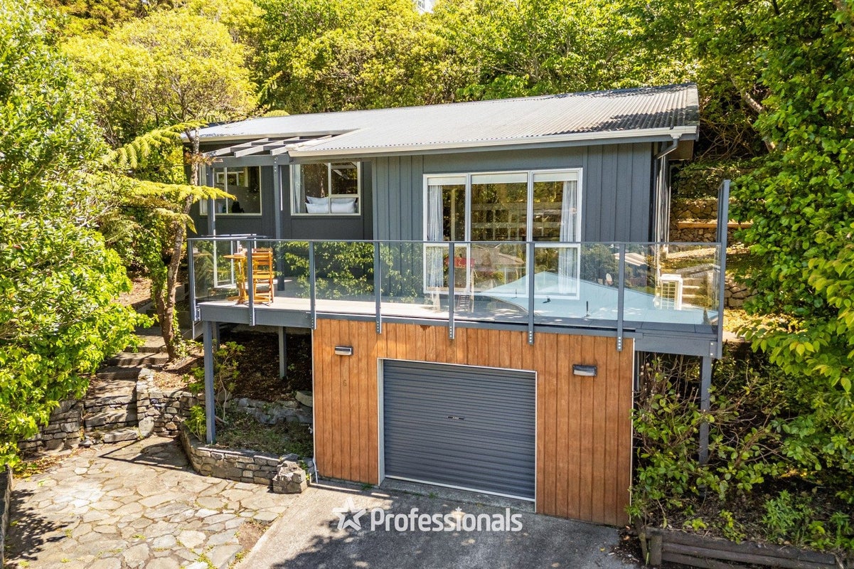 6 Swadel Way, Karori, Wellington - Carousel 1