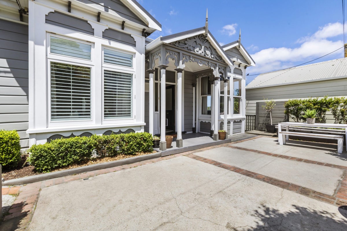 27 Konini Road, Hataitai, Wellington - Carousel 2