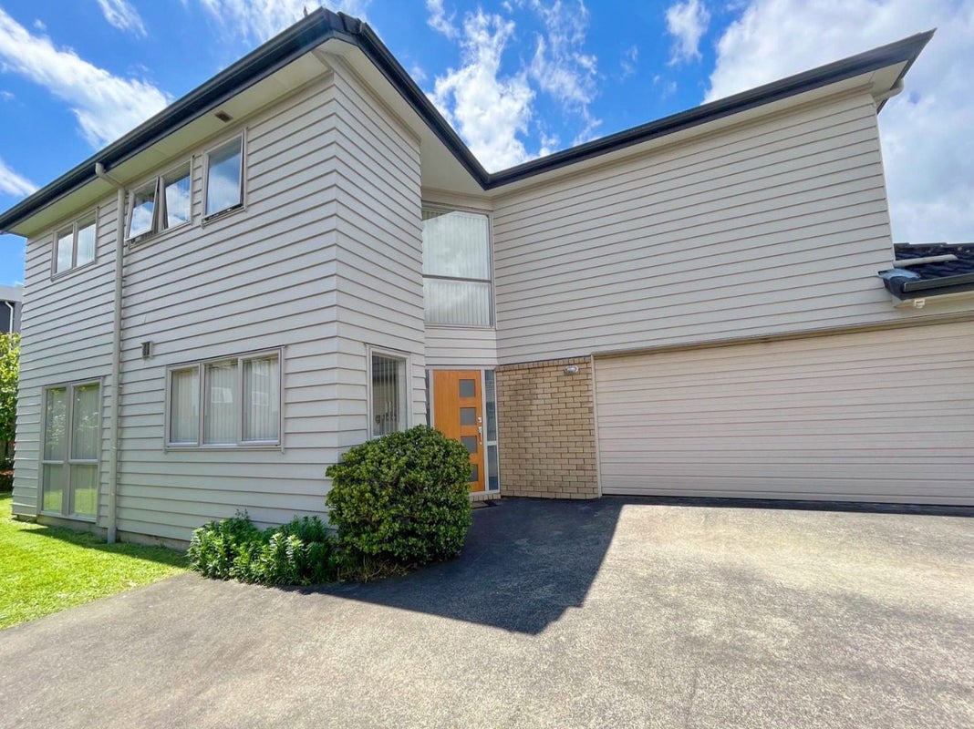 15 Merlot Way, Te Atatu South, Auckland - Carousel 2