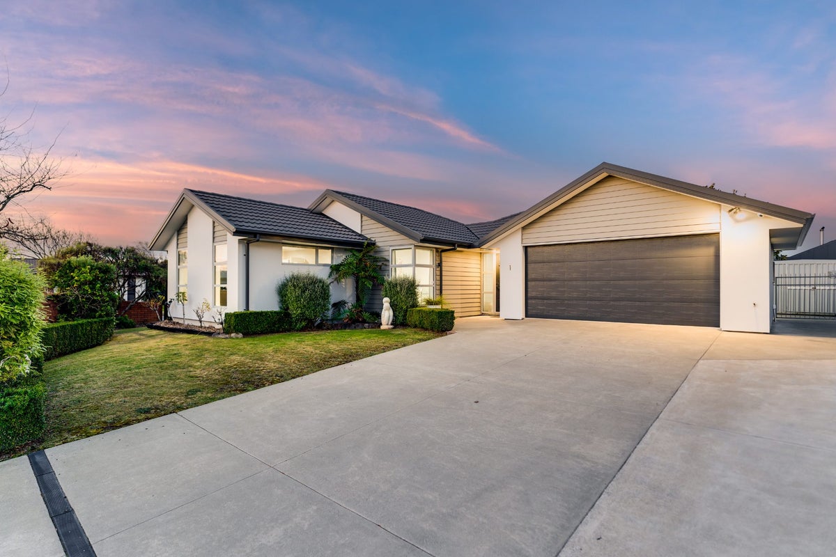 1 Orca Lane, Parklands, Christchurch - Carousel 1