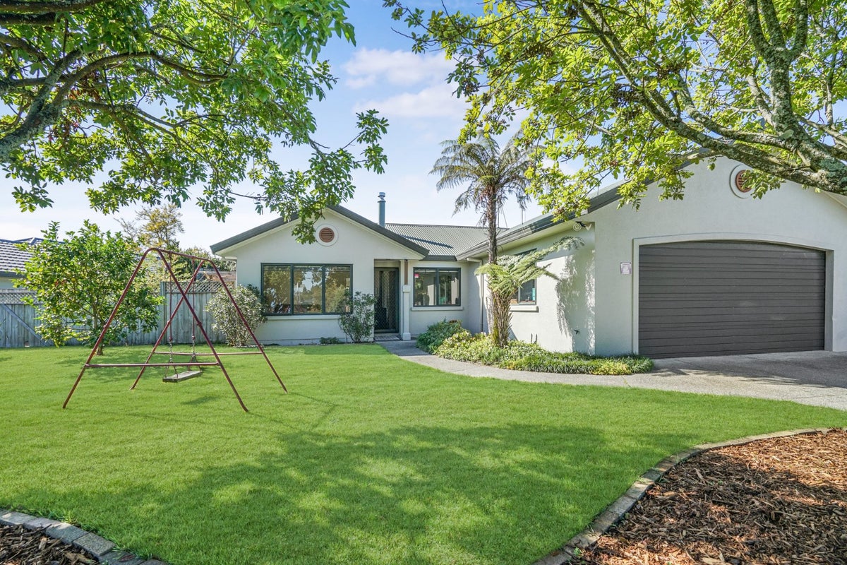 14 Ernest Road, Fairview Downs, Hamilton - Carousel 1