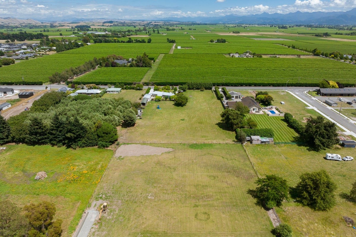 16 Birchwood Avenue, Burleigh, Blenheim - Carousel 2