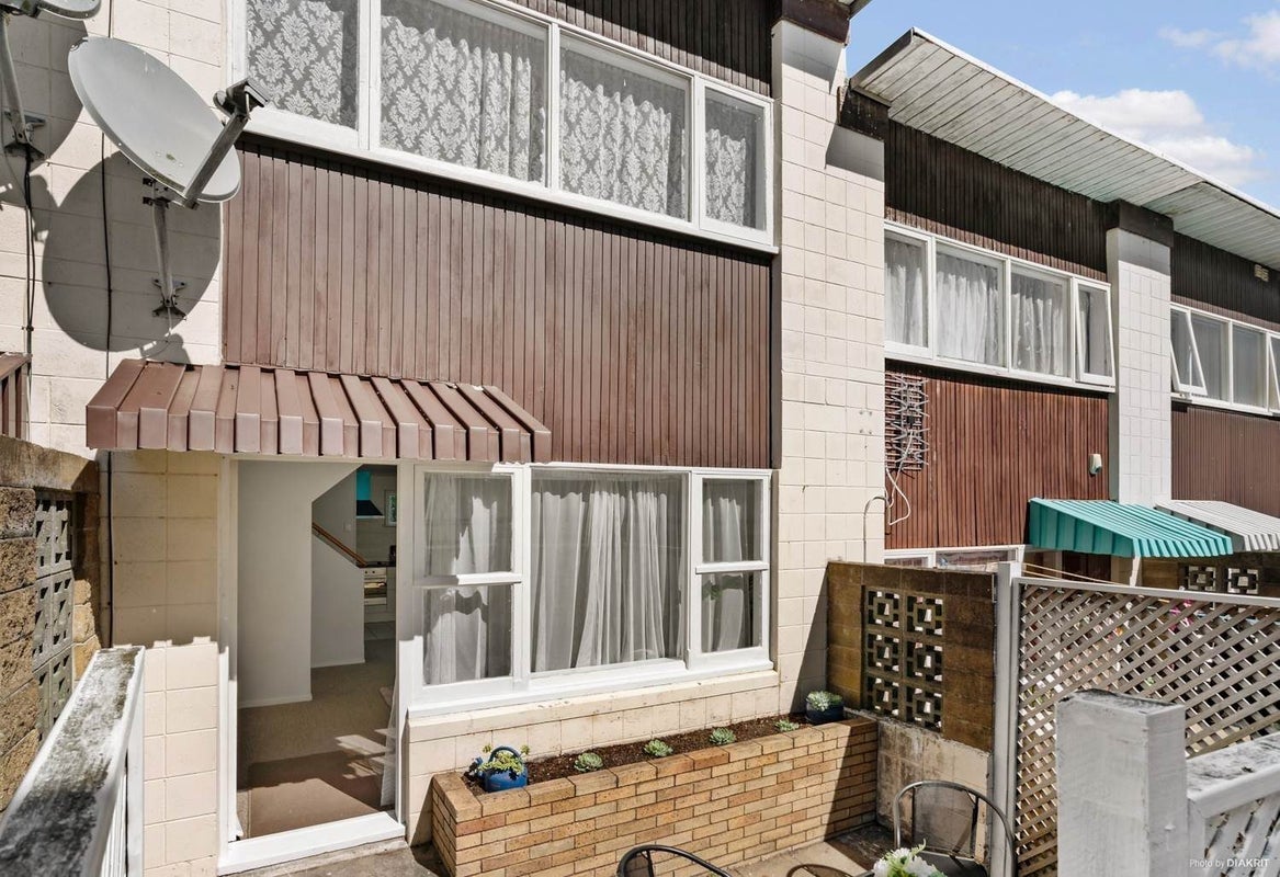 4/40 Horoeka Avenue, Mount Eden, Auckland - Carousel 2