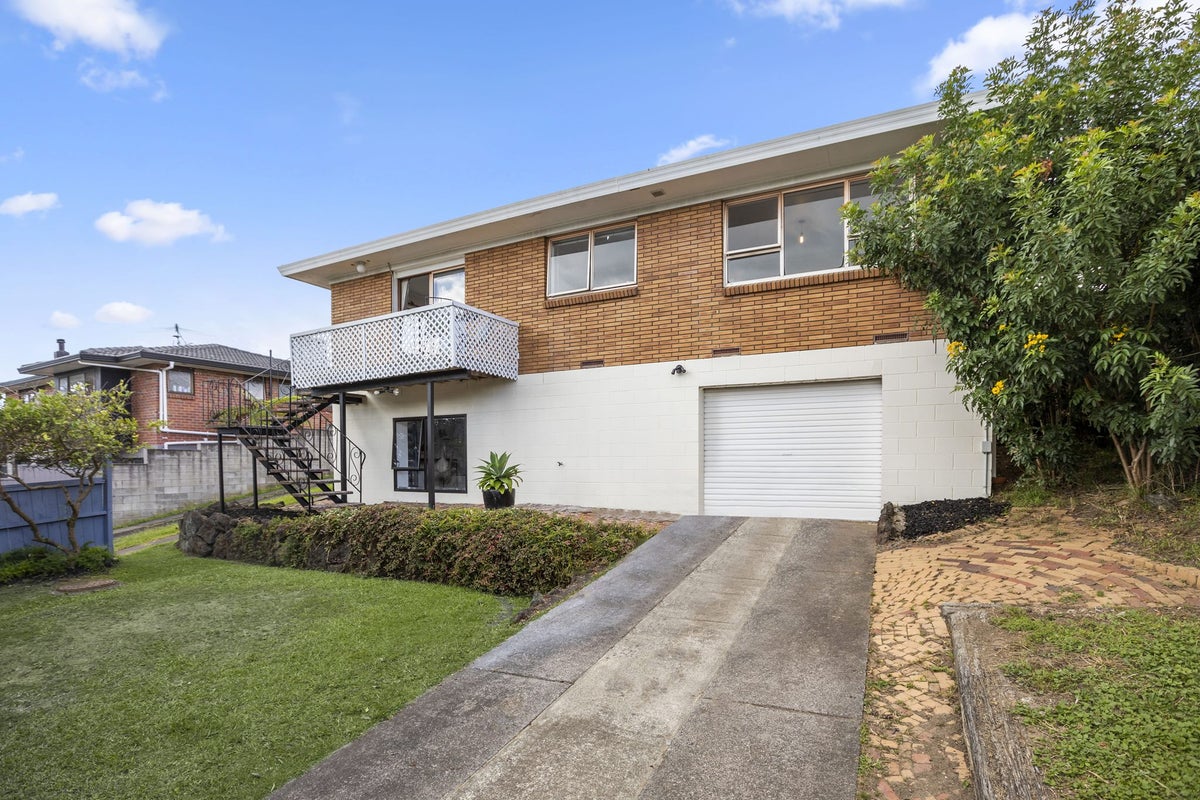 1/28 Prince Regent Drive, Half Moon Bay, Auckland - Carousel 1