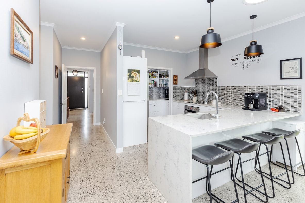 2/2 Shakespeare Avenue, Enderley, Hamilton - Carousel 1