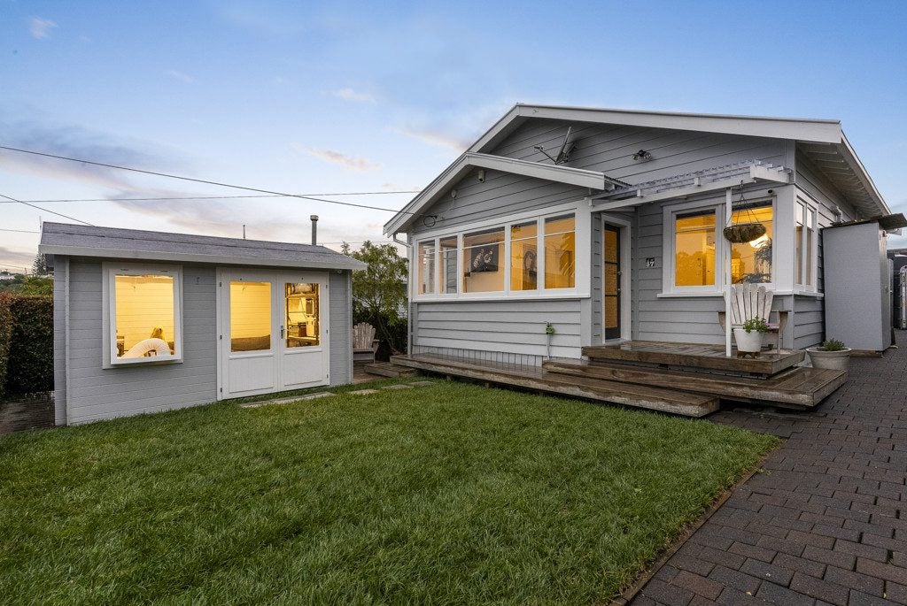 57 Finch Street, Morningside, Auckland - Carousel 1