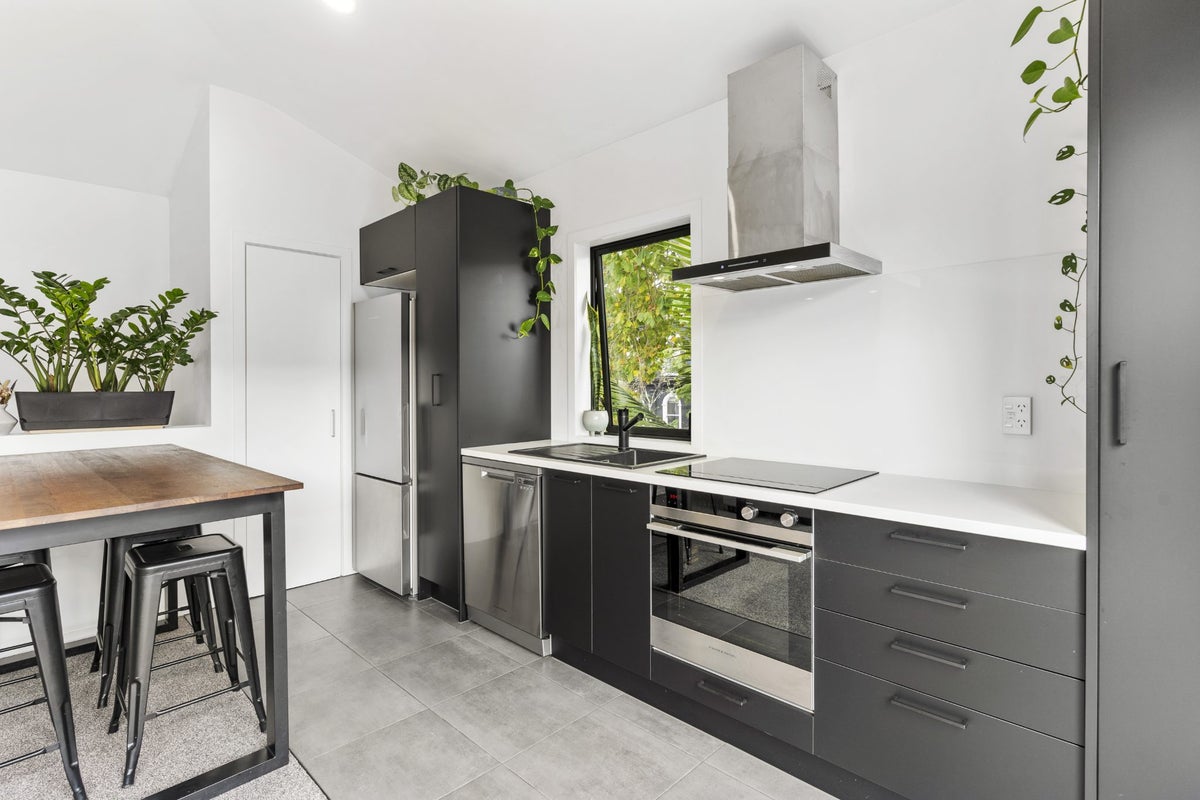 1/42 St Benedicts Street, Newton, Auckland - Carousel 2