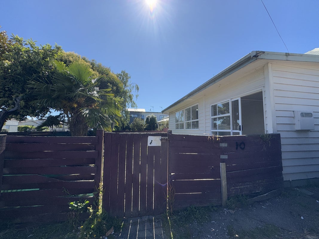 4 Coates Street, Hamilton East, Hamilton - Carousel 1