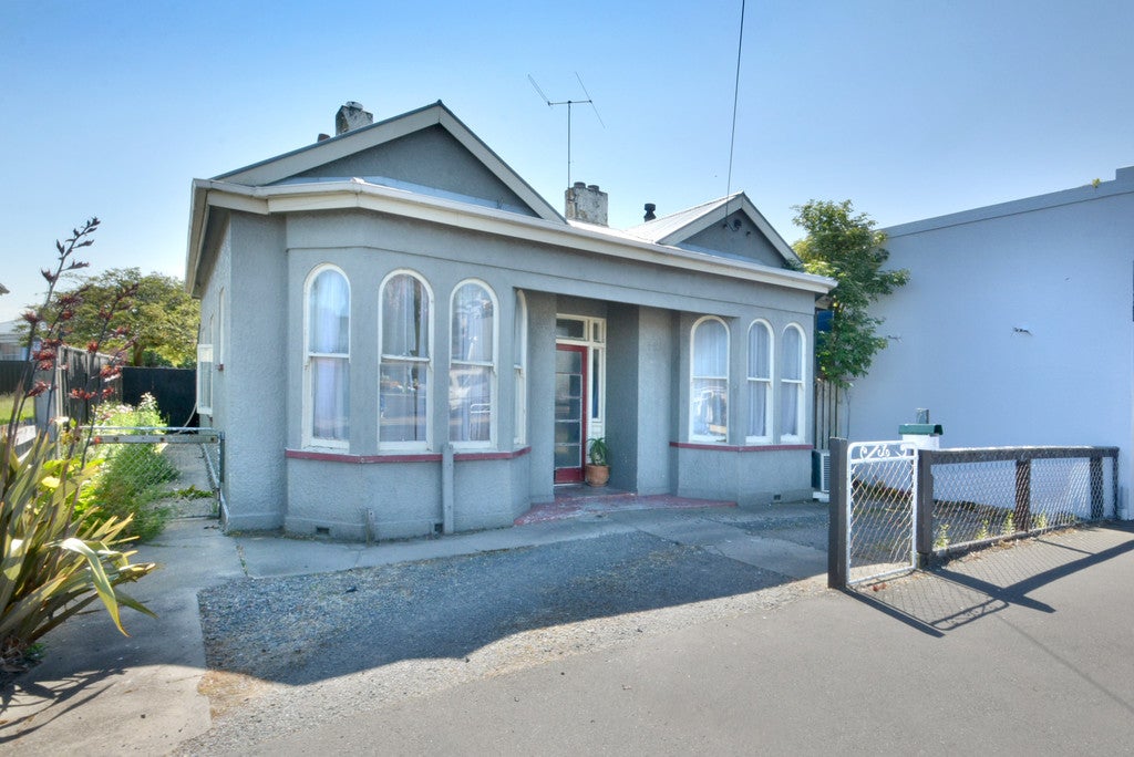 4 Queens Drive, Saint Kilda, Dunedin - Carousel 1