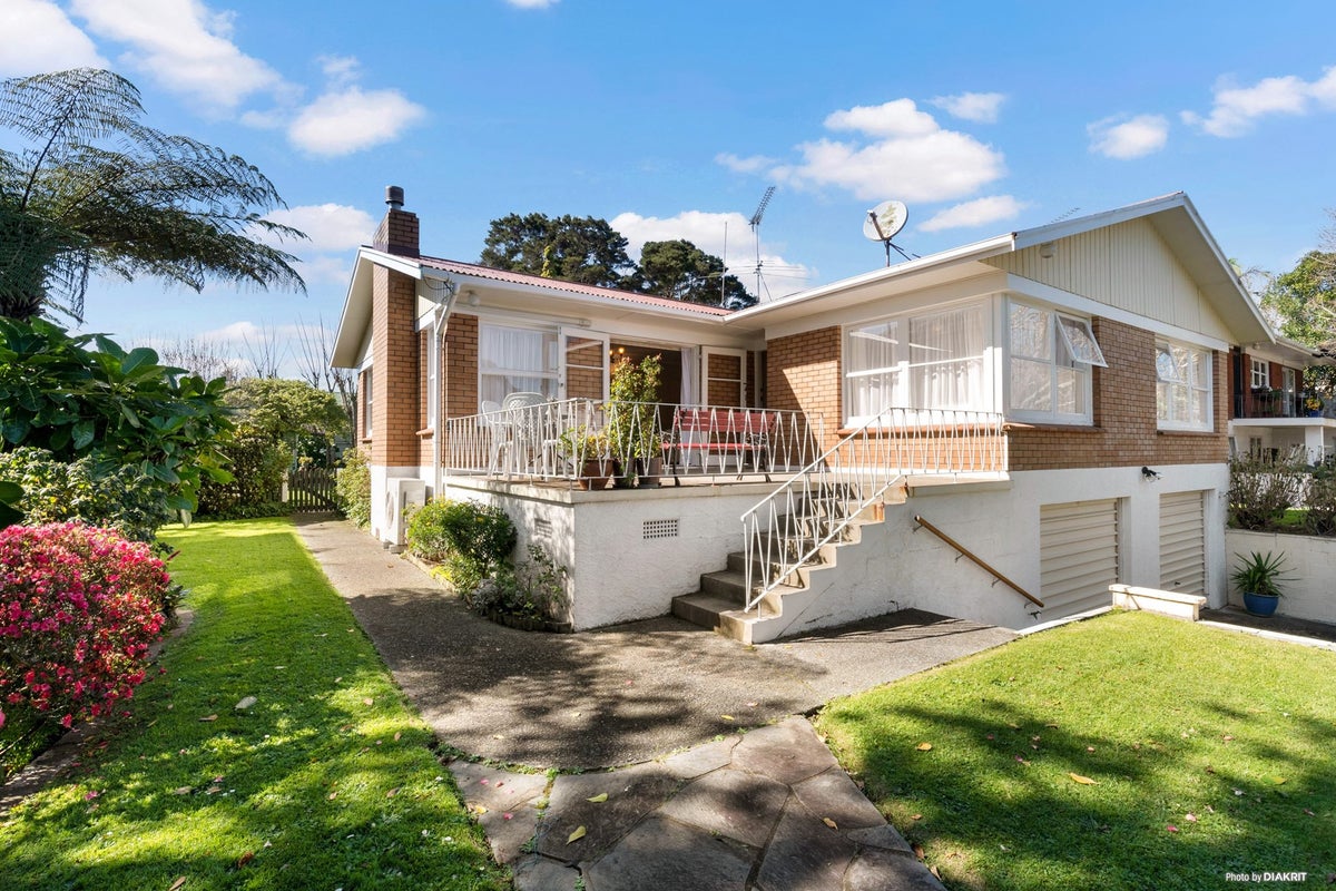 40 Callis Avenue, Opaheke, Papakura - Carousel 1