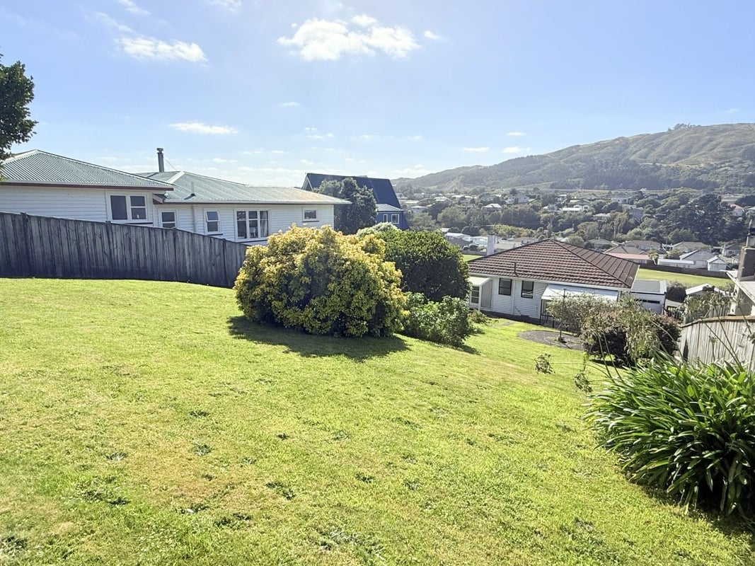 365 Main Road, Tawa, Wellington - Carousel 12