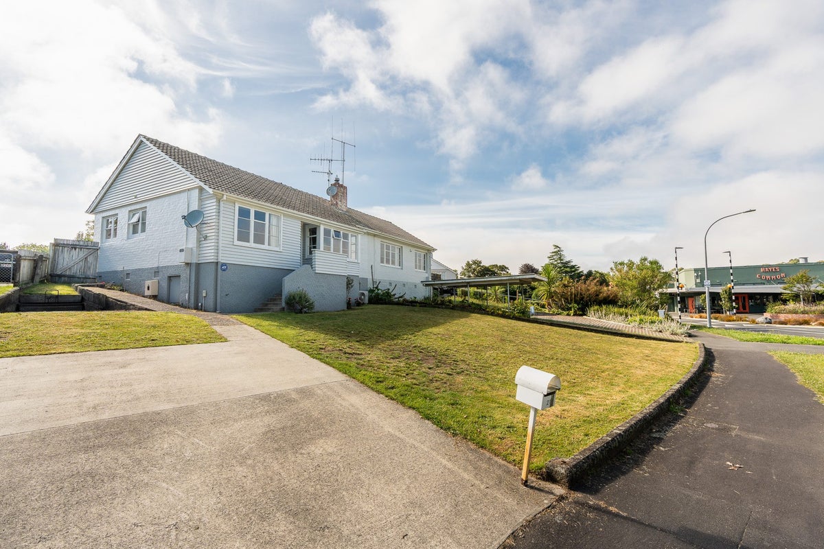 21 Jellicoe Drive, Hamilton East, Hamilton, Waikato - Carousel 28