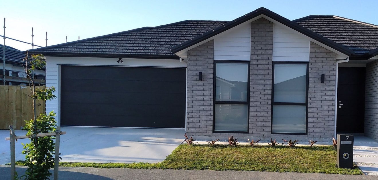 7 Leatherwood Road, Takanini, Auckland - Carousel 1