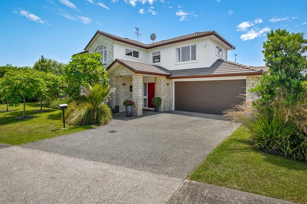 4 Mary Forgham Drive, Greenhithe, Auckland - Carousel 1