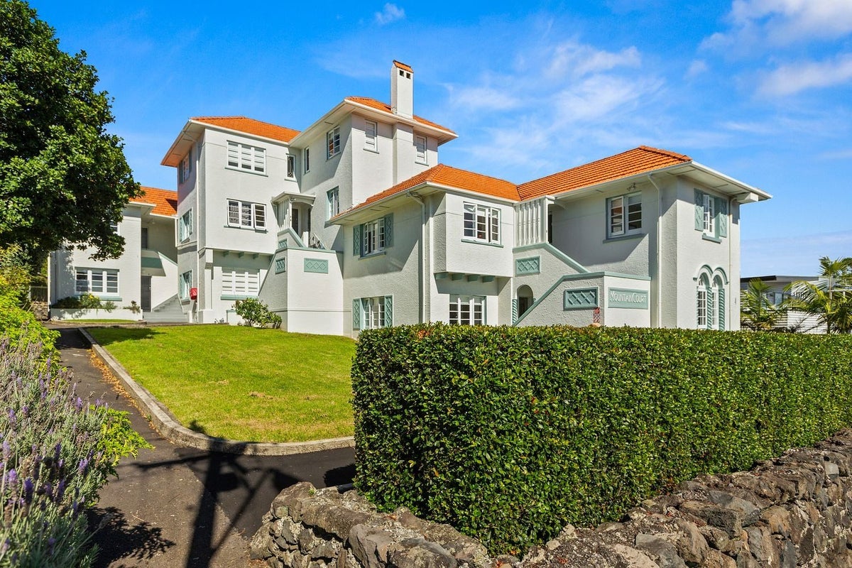 2/4 View Road, Mount Eden, Auckland - Carousel 1