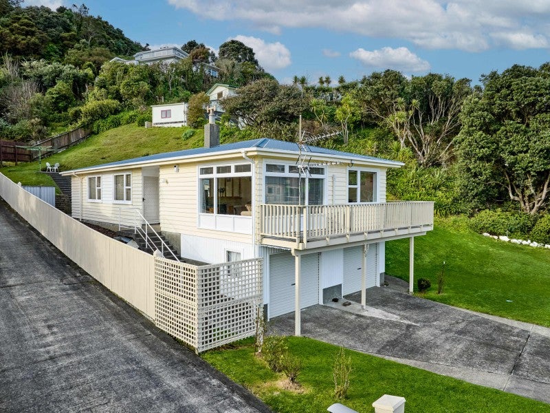 9 Acheron Road, Paremata, Porirua - Carousel 1