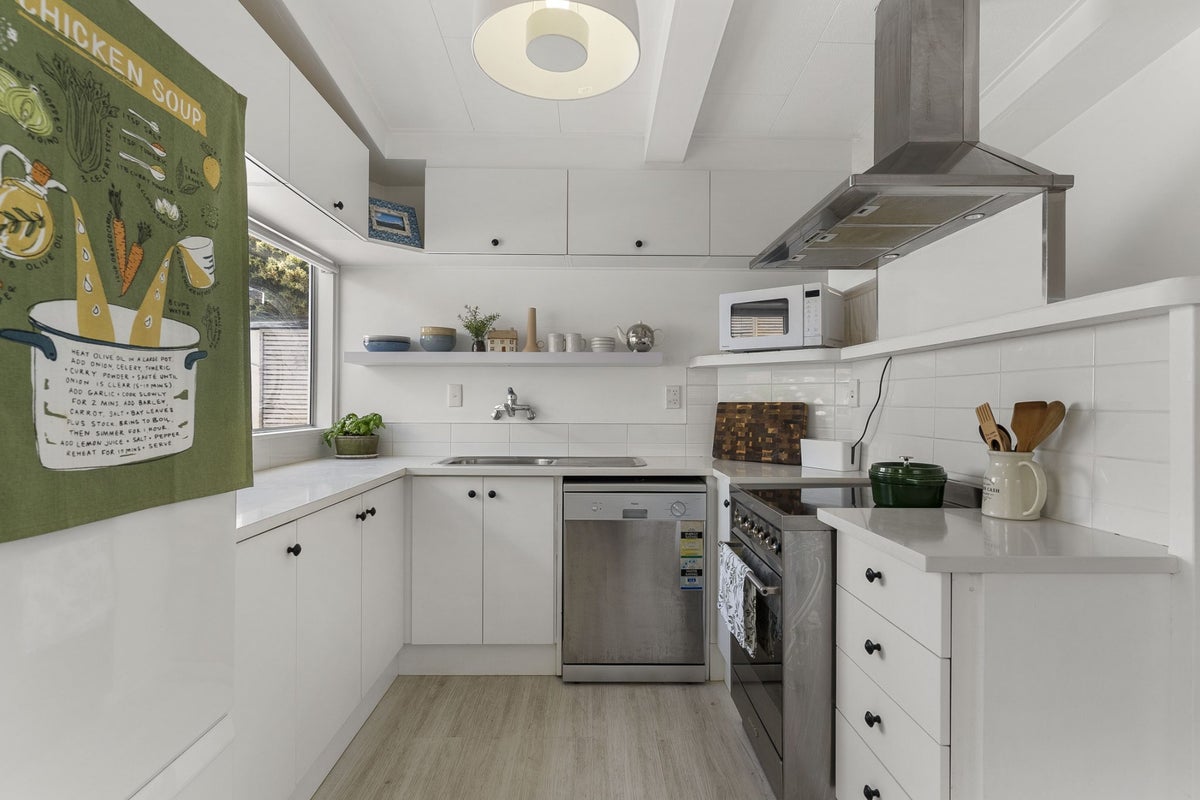 2/58 Birkdale Road, Birkdale, Auckland - Carousel 2
