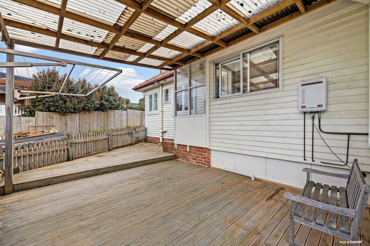 1/124 Oakdale Road, Hillsborough, Auckland - Carousel 2