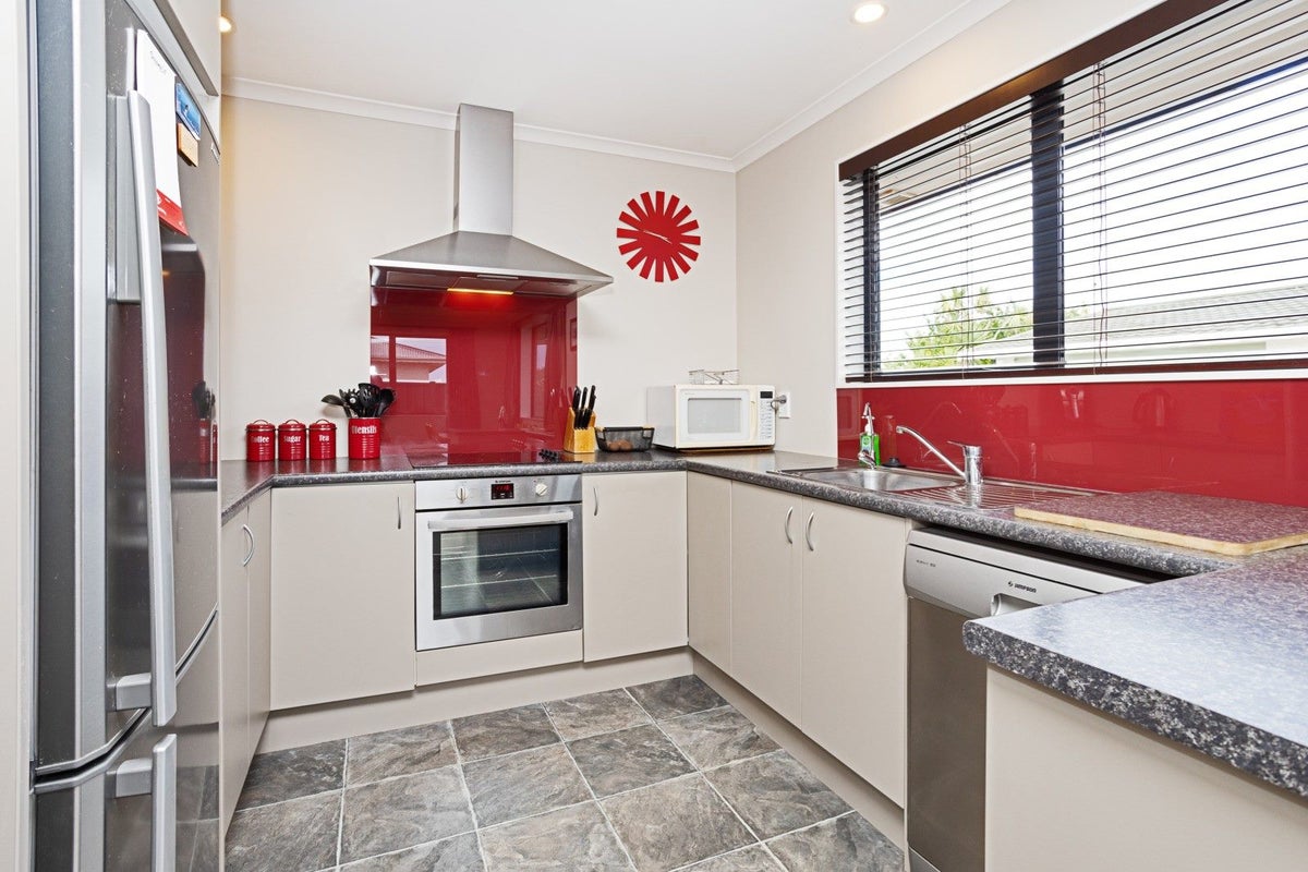 11 Willis Street, Grasmere, Invercargill - Carousel 2