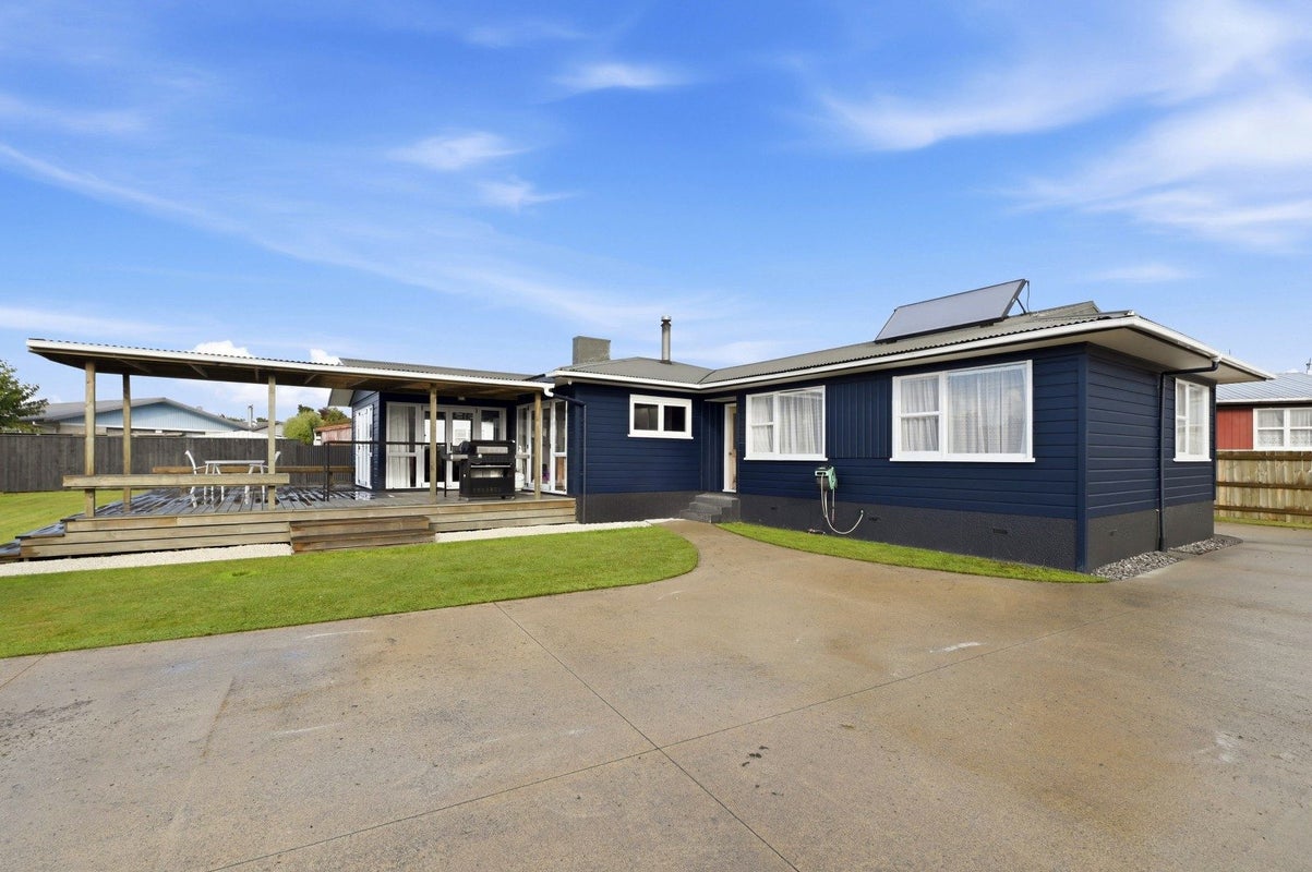 11 Byron Grove, Owhata, Rotorua - Carousel 1