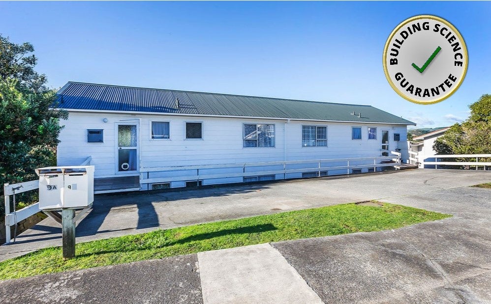 9 Thimble Lane, Whitby, Porirua - Carousel 1