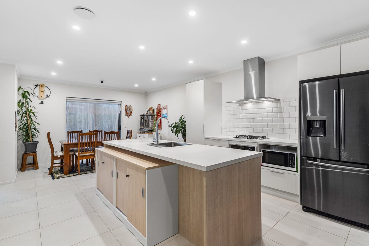 22 Nganui Avenue, Conifer Grove, Auckland - Carousel 1