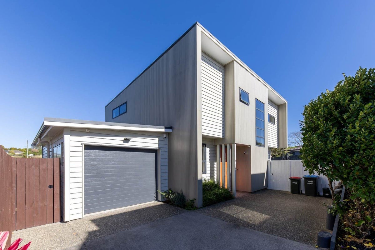 45D Apirana Avenue, Glen Innes, Auckland - Carousel 1