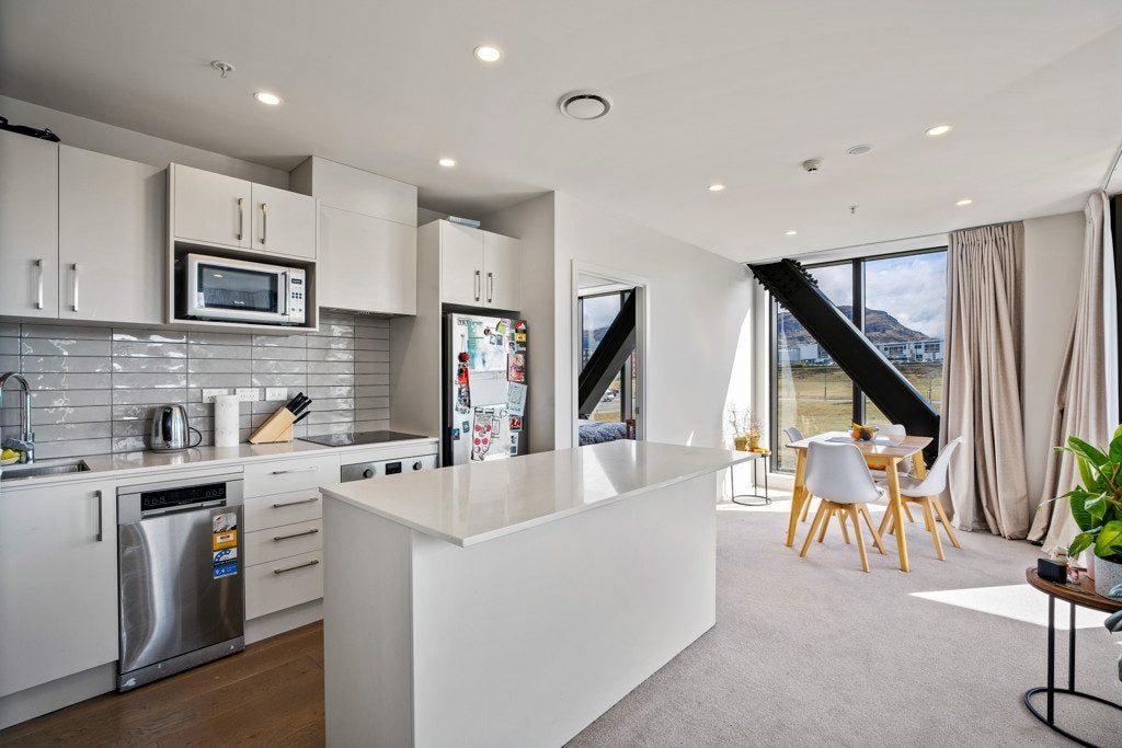 207/16 Mountain Ash Drive, Frankton, Queenstown - Carousel 1