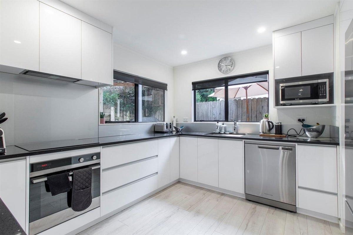 1/110 Nigel Road, Browns Bay, Auckland - Carousel 2