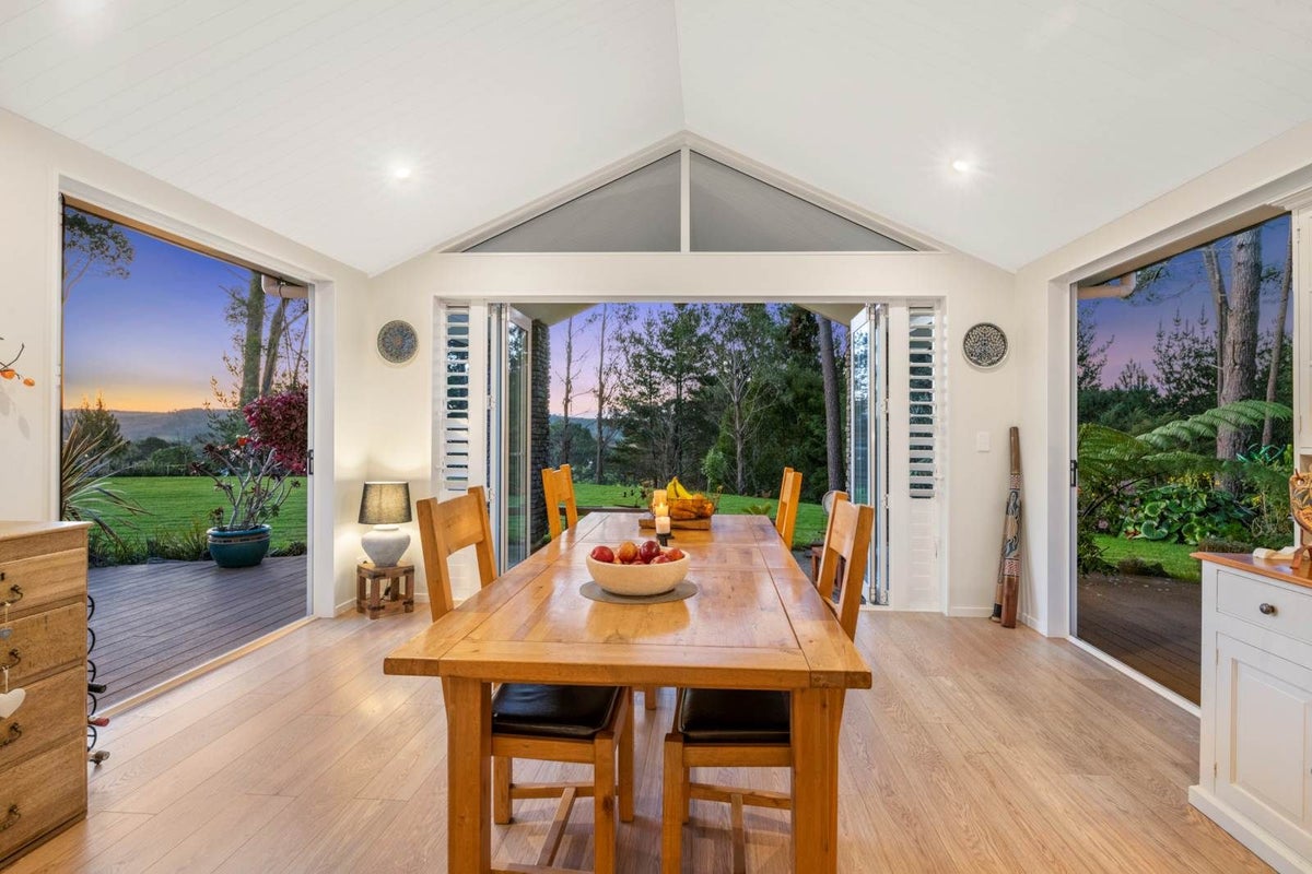 28 Beacon Road, Albany - Carousel 2