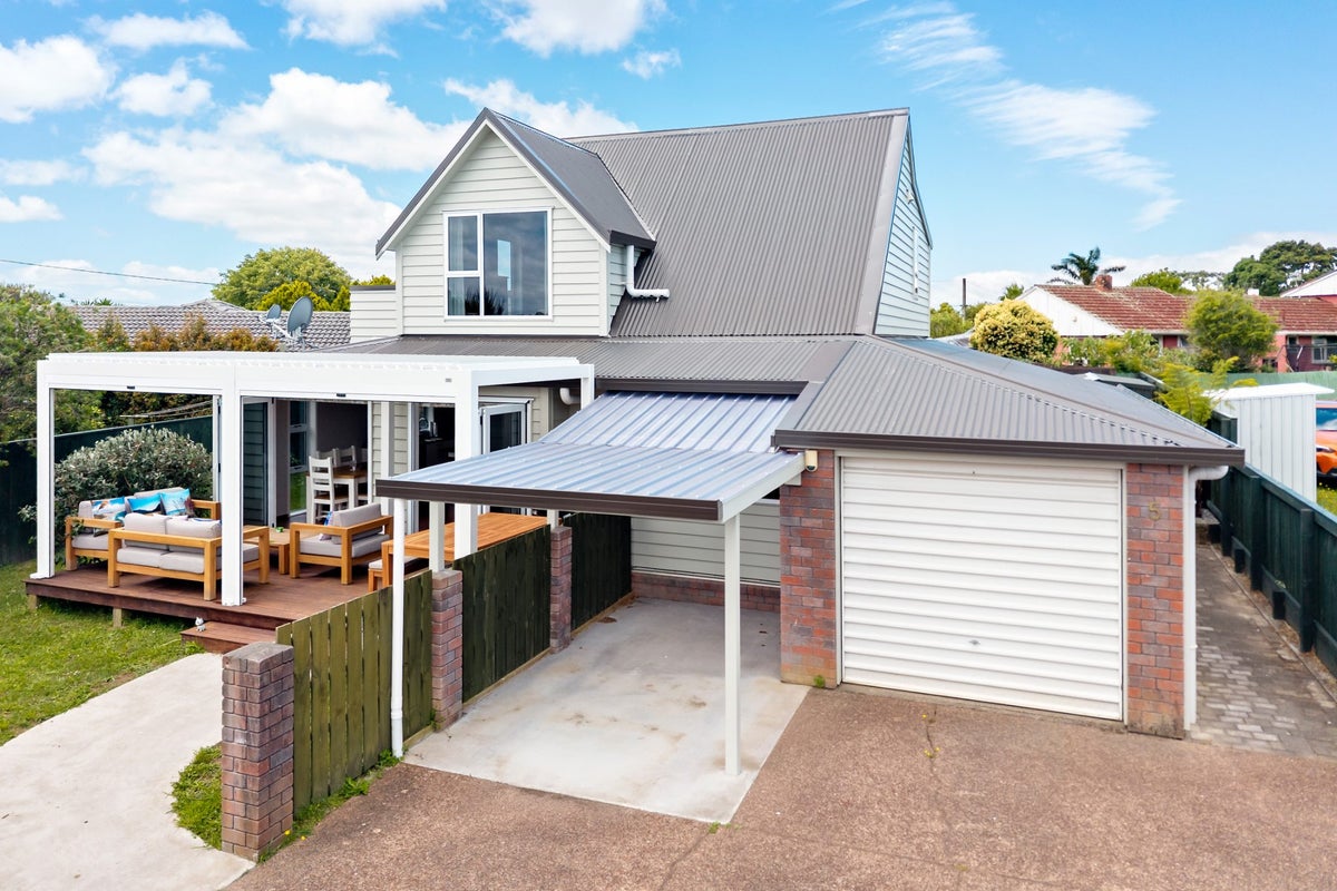 5/12 Arahoe Road, New Lynn, Auckland - Carousel 1