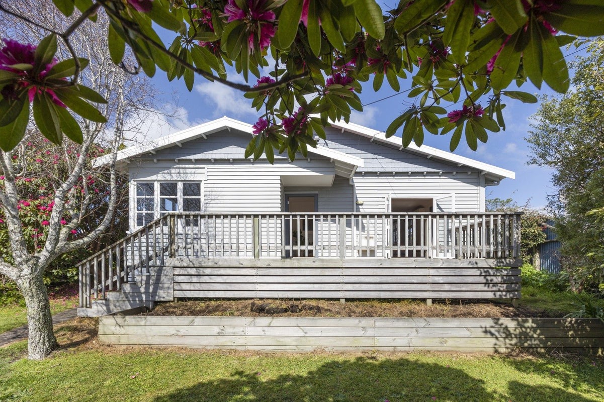 2 Chilman Street, Strandon, New Plymouth - Carousel 24