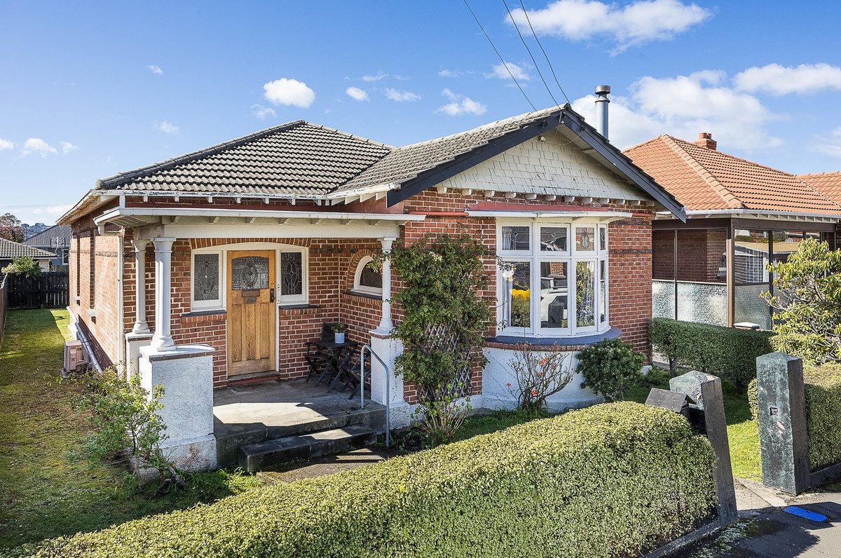 7 Massey Avenue, Saint Clair, Dunedin, Otago - Carousel 1