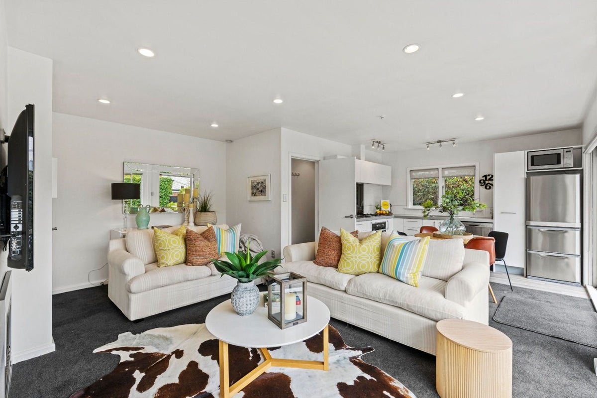 2/110 Leinster Road, Merivale, Christchurch - Carousel 2